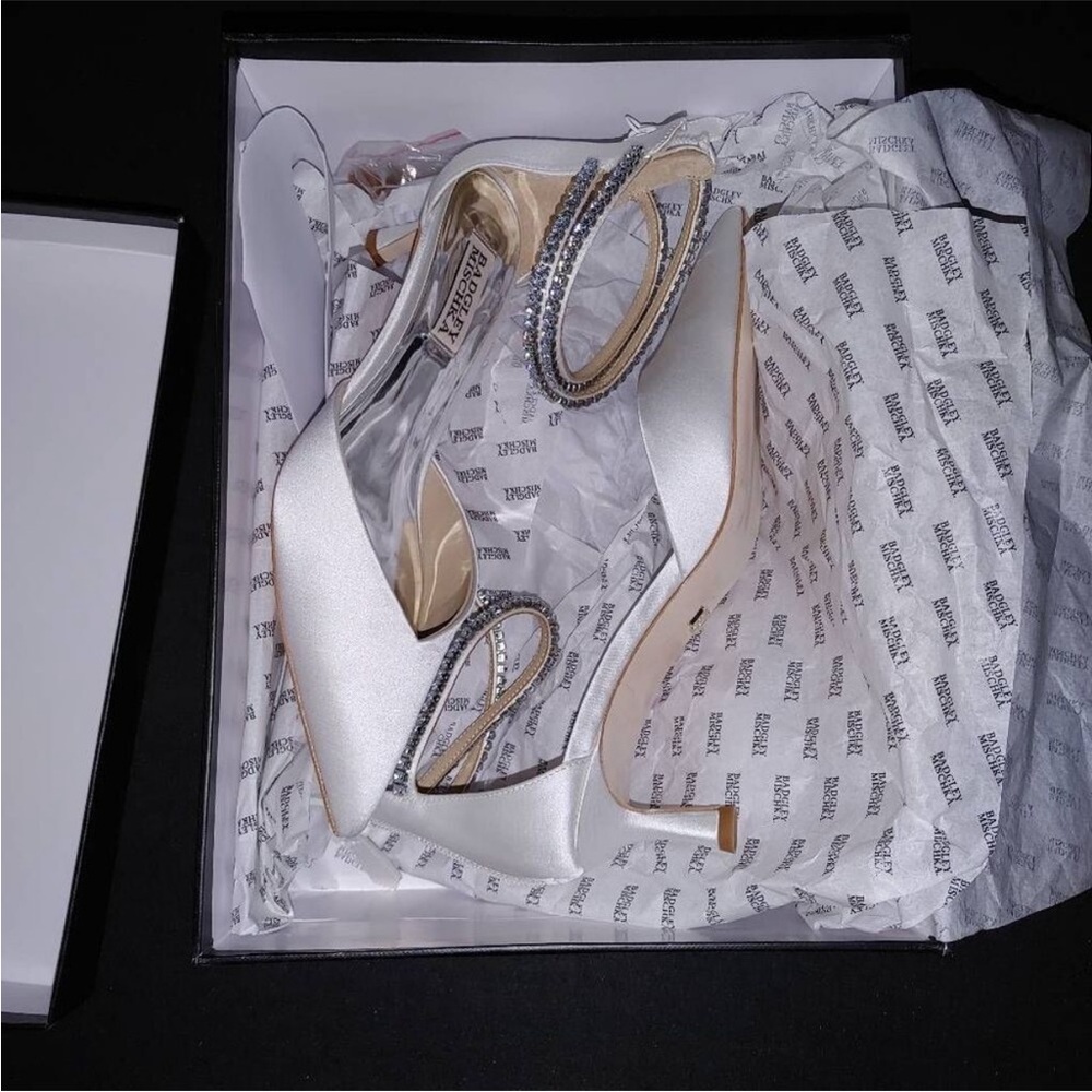 New Badgley Mischka Lilibeth White Satin Rhinestone Heels 7